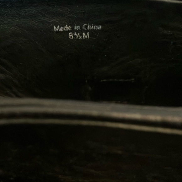 Kate Spade: Black Pebbled Leather Mannie Bow boots- 8.5 - Picture 3 of 16